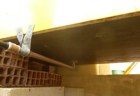 connection of the tap for worm casting liquid evacuation