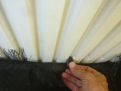 filling the holes between the filter and the fridge body