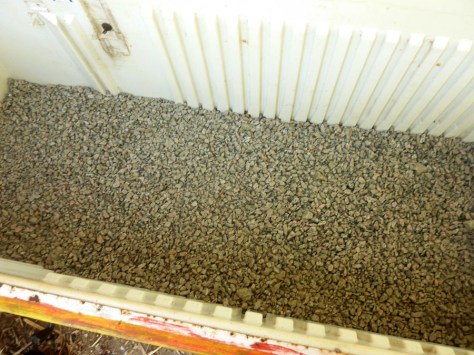 layer for drainage of worm casting