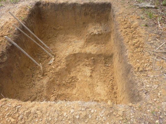 making-a-hole-in-the-clay