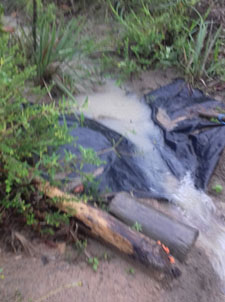 transbordamento-controlado-de-vala-de-infiltracao